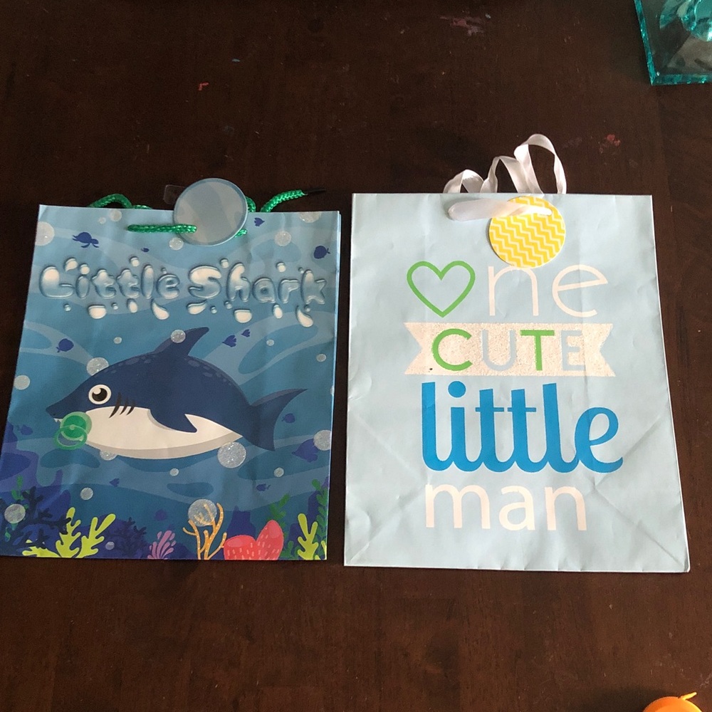 🚚 Cute Blue Little Man & Little Shark Gift Bags